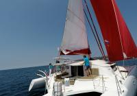 voilier trimaran cockpit poupe voile gennaker